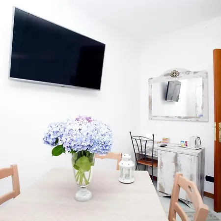 Luxury Vittorio Emanuele Ii 3* Lípara