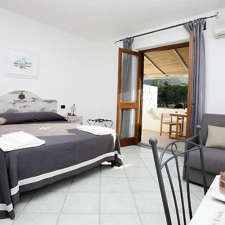 Luxury Vittorio Emanuele Ii 3* Lípara